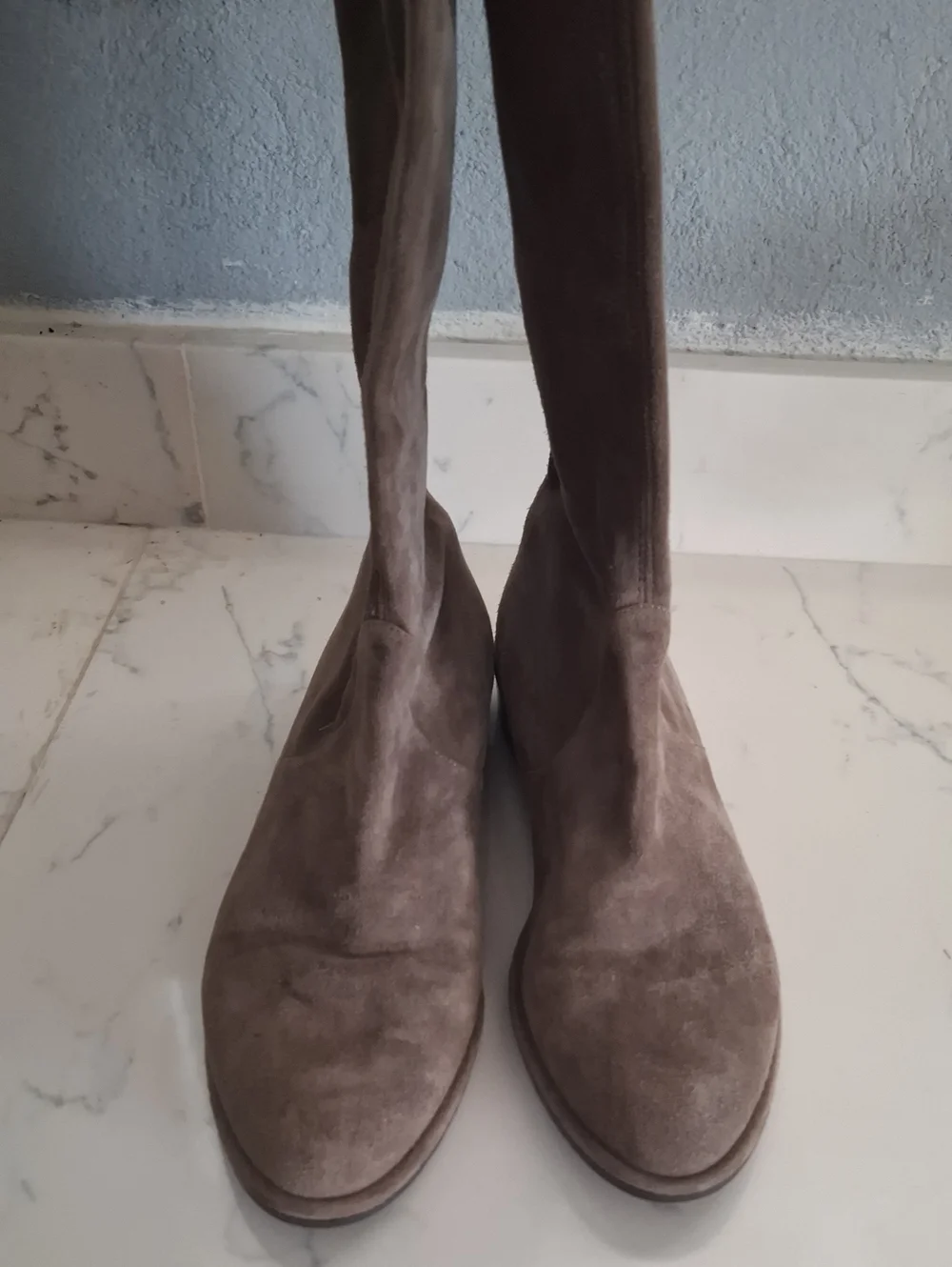 STUART WEITZMAN Brown Over-the-Knee Women's Boots - Classic Suede